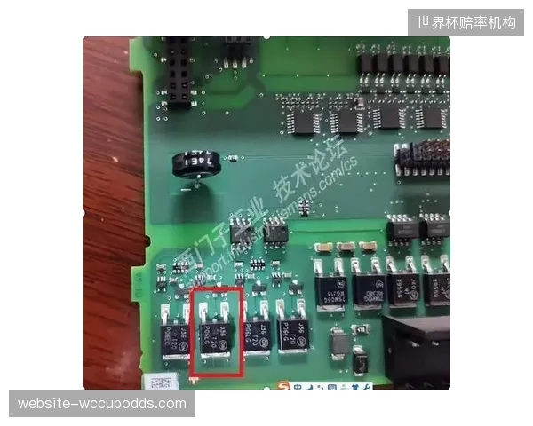 自检芯片锁定坏点位置把坏板更换工期压缩到十五分钟